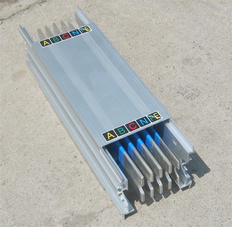 空氣型母線槽.jpg 空氣型母線槽.jpg